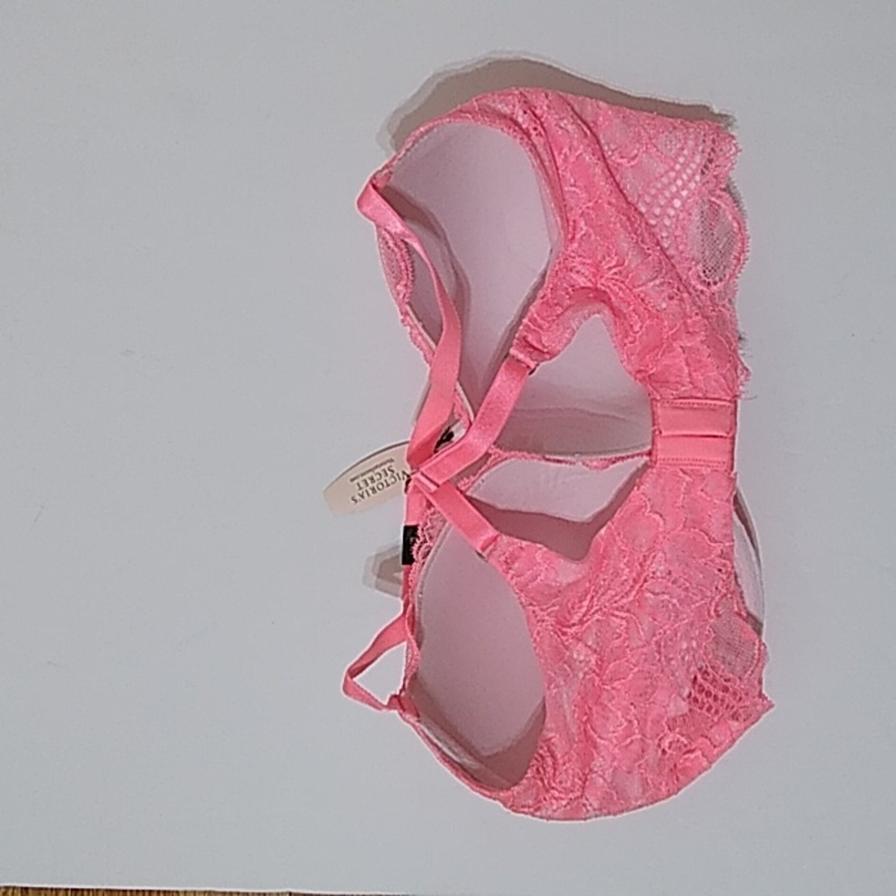 Victoria's Secret Vintage Plunge Bra - Picture 2 of 3